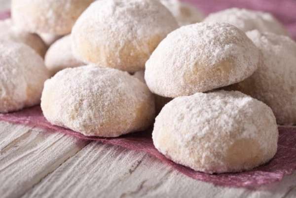 Polvorones (Mexican Wedding Cookies)