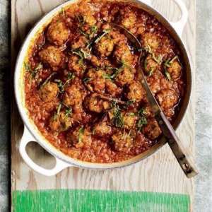 Moroccan Kefta (Meatball) Tagine with Tomato Sauce